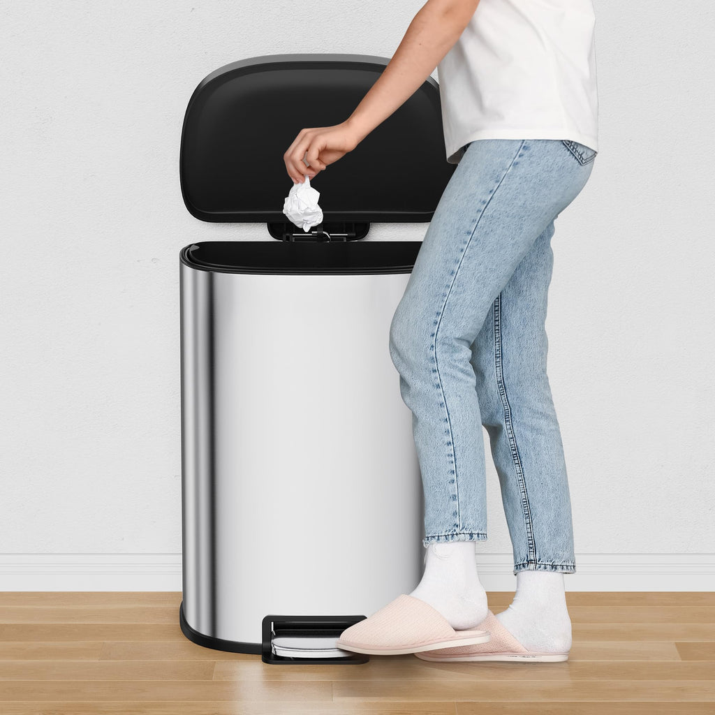50L Stainless Steel Step-On Trash Can S1842