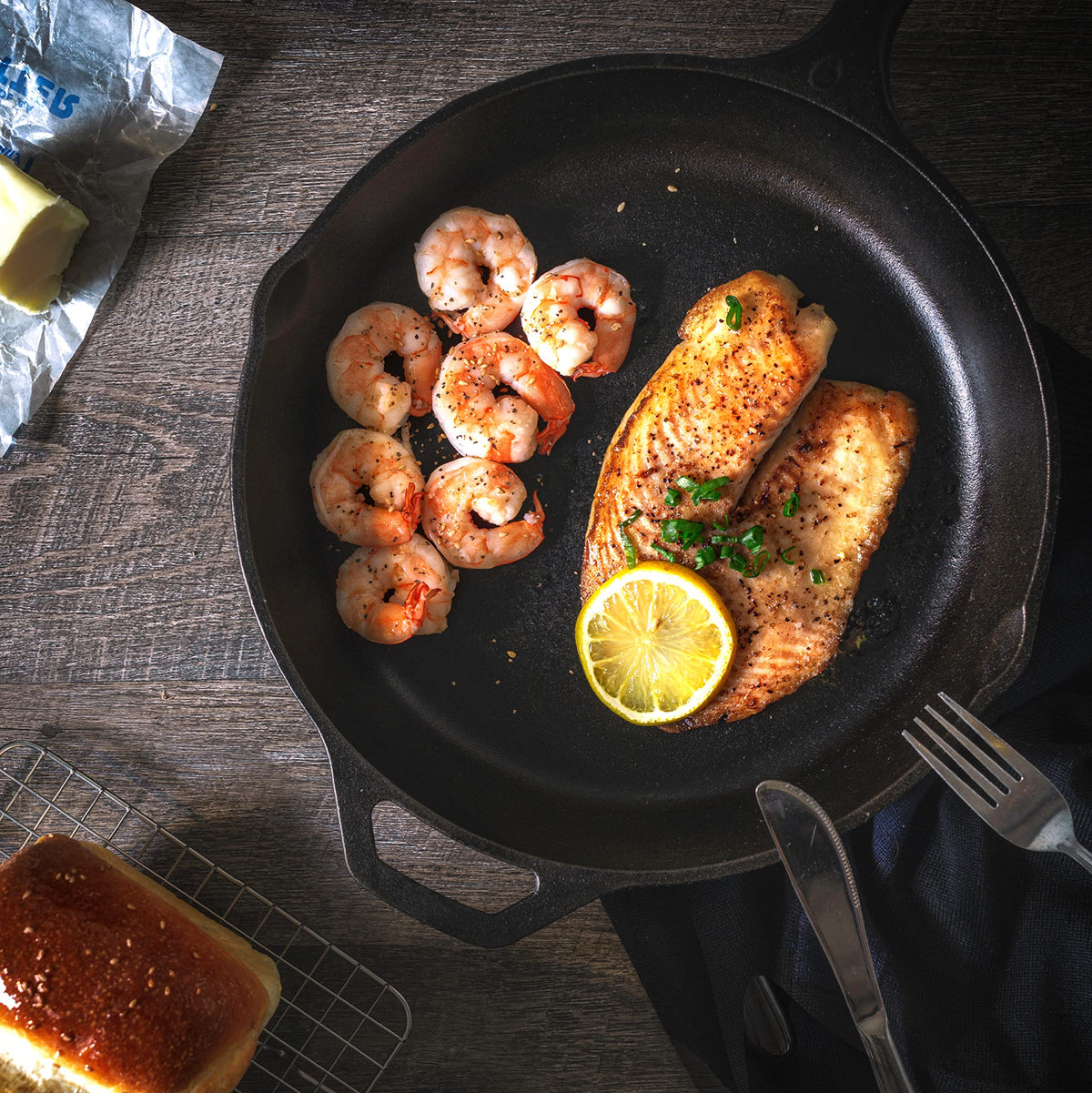 Cast Iron Skillet 10 Inch with Lid Black B41305